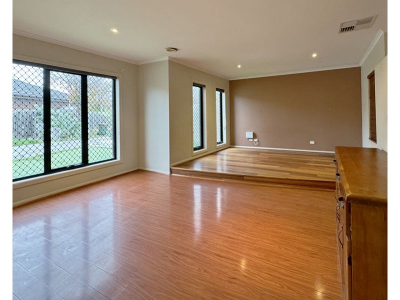 14 Dusky Crescent, Tarneit VIC 3029