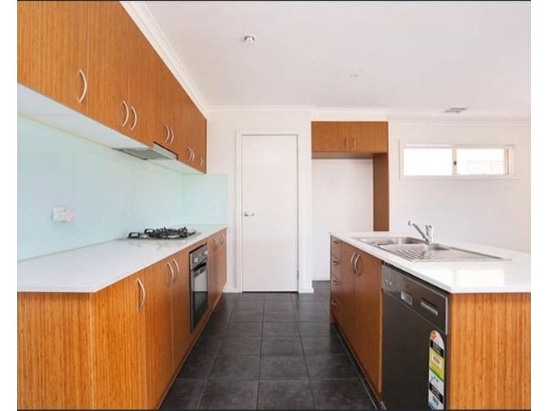 83 Pioneer Drive, Deer Park VIC 3023