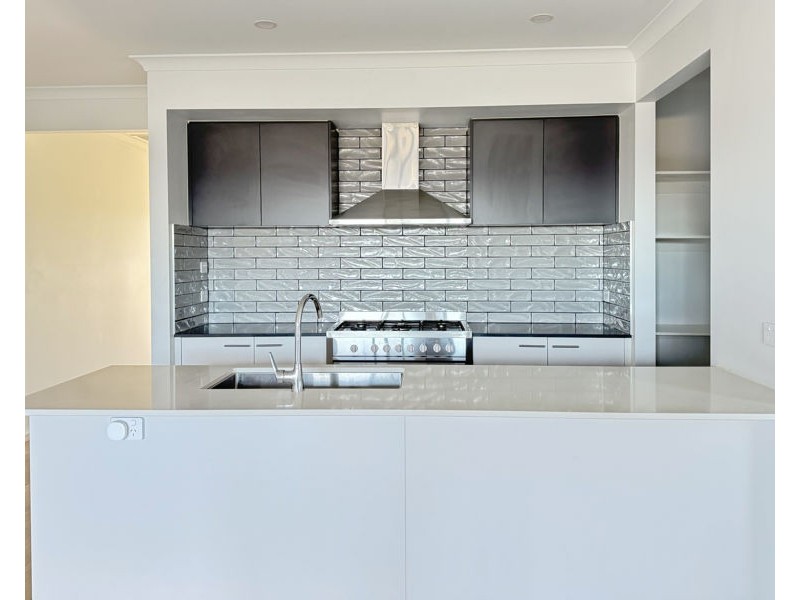 5 yellowstone Drive, Truganina VIC 3029