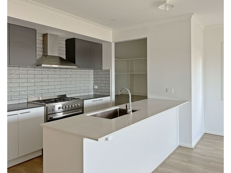 5 yellowstone Drive, Truganina VIC 3029