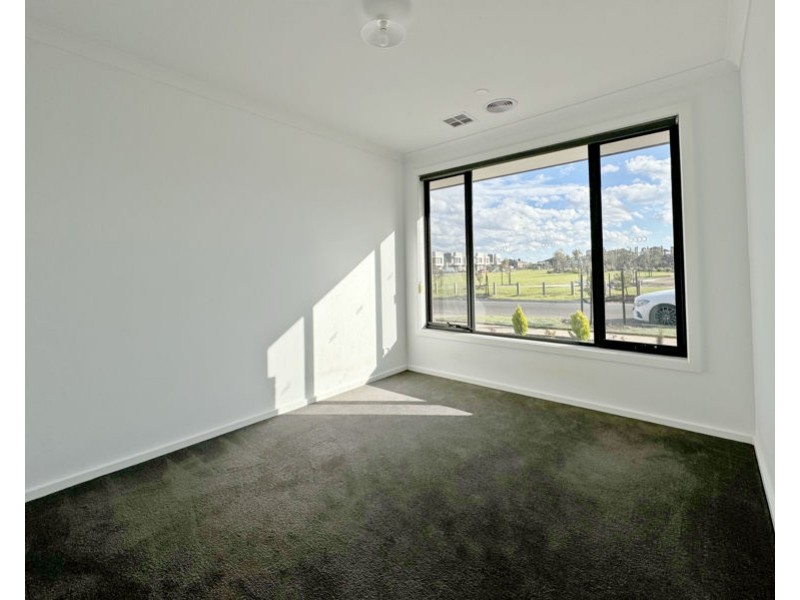 5 yellowstone Drive, Truganina VIC 3029