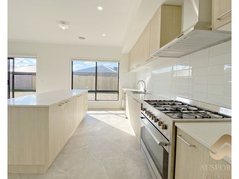 54 Europe St, Truganina VIC 3029