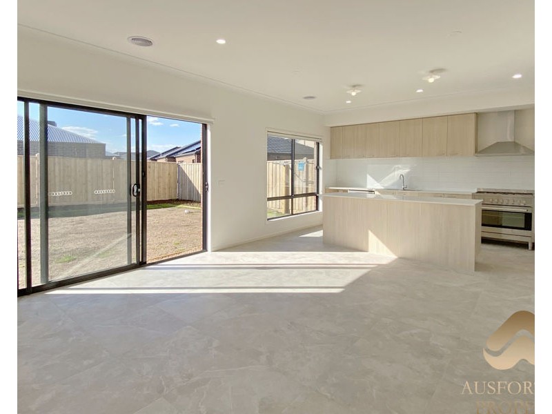 54 Europe St, Truganina VIC 3029