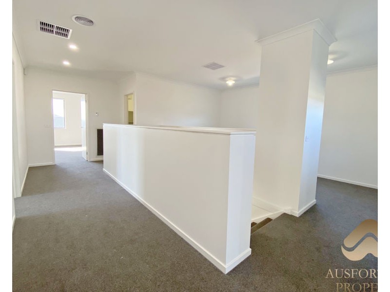 54 Europe St, Truganina VIC 3029
