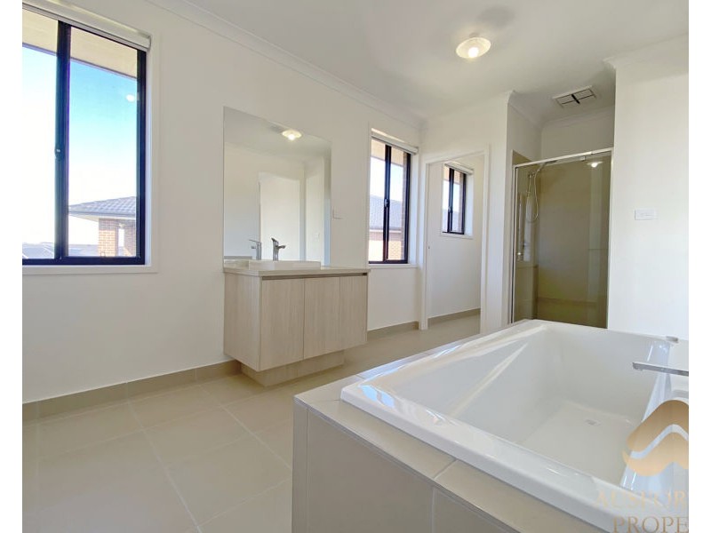 54 Europe St, Truganina VIC 3029