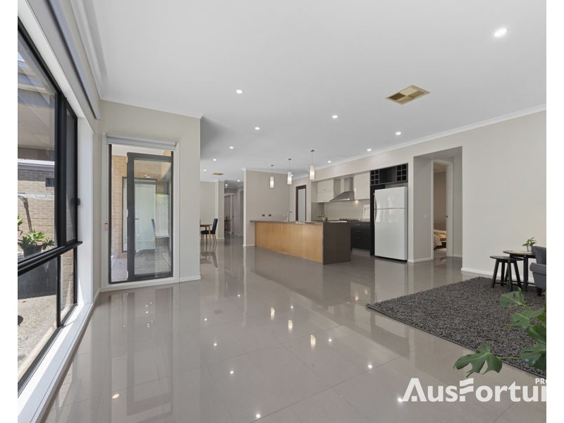 18 bell cres, Point Cook VIC 3030