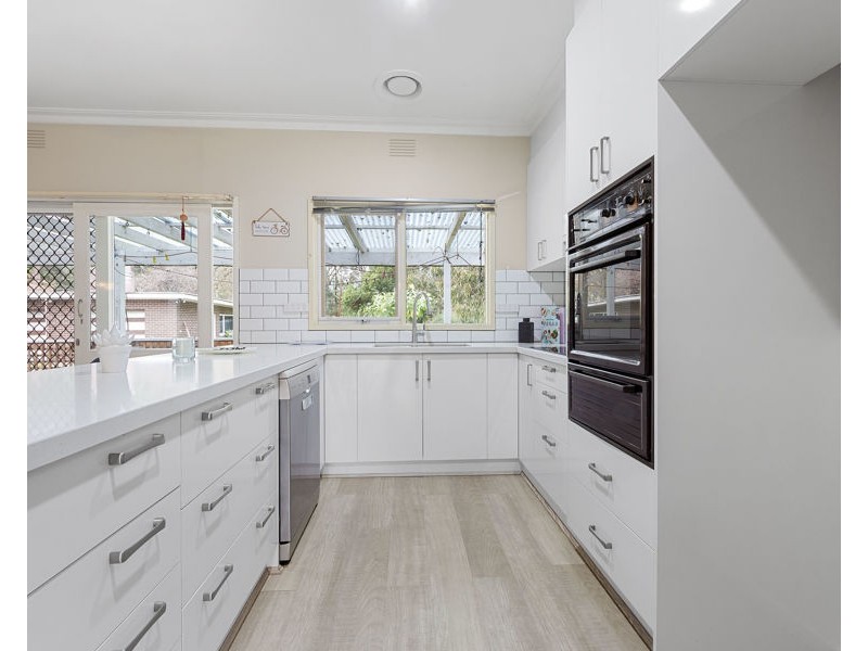 5 Glenfern Road, Ferntree Gully VIC 3156