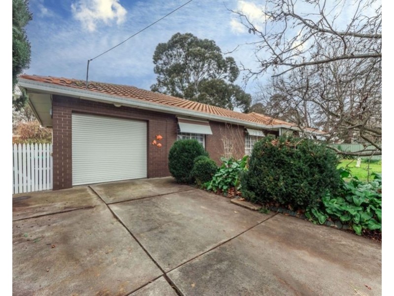 5 Glenfern Road, Ferntree Gully VIC 3156