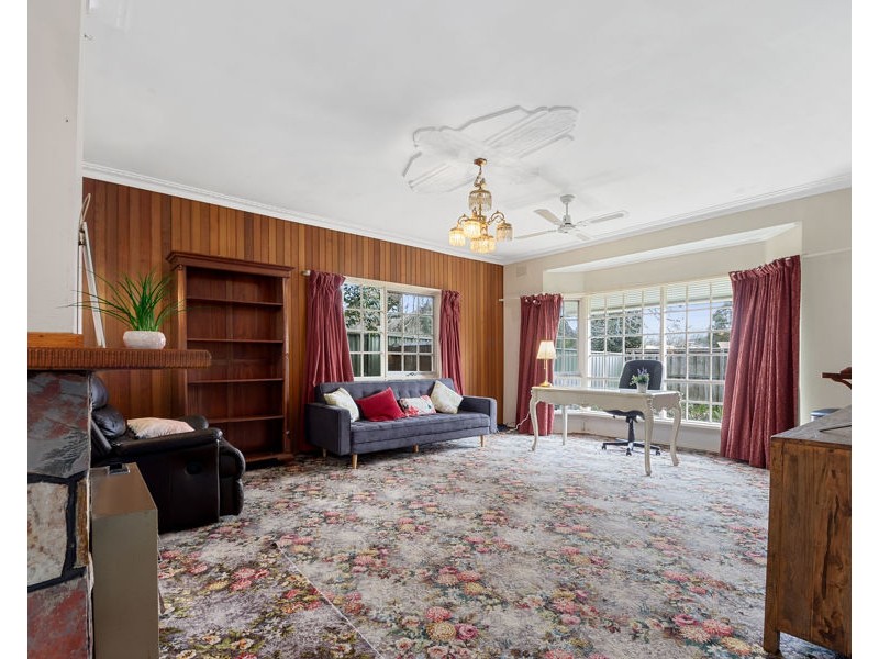 5 Glenfern Road, Ferntree Gully VIC 3156