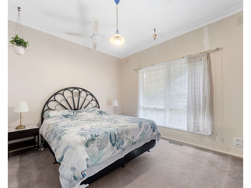 5 Glenfern Road, Ferntree Gully VIC 3156