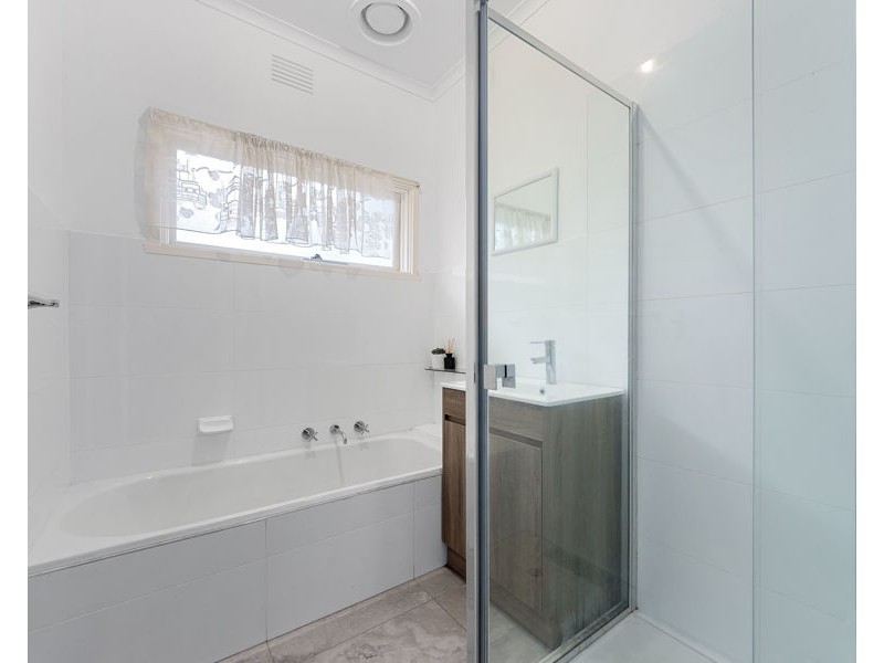 5 Glenfern Road, Ferntree Gully VIC 3156