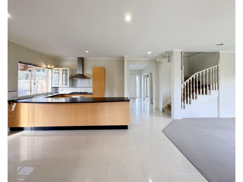 16 Banjo Paterson Circle, Point Cook VIC 3030