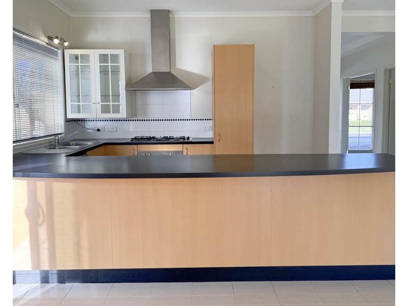16 Banjo Paterson Circle, Point Cook VIC 3030
