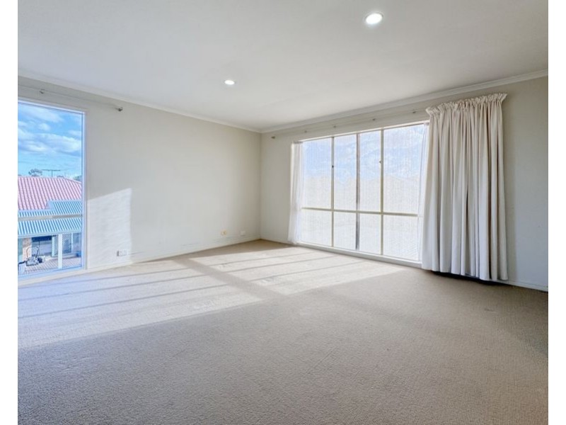 16 Banjo Paterson Circle, Point Cook VIC 3030
