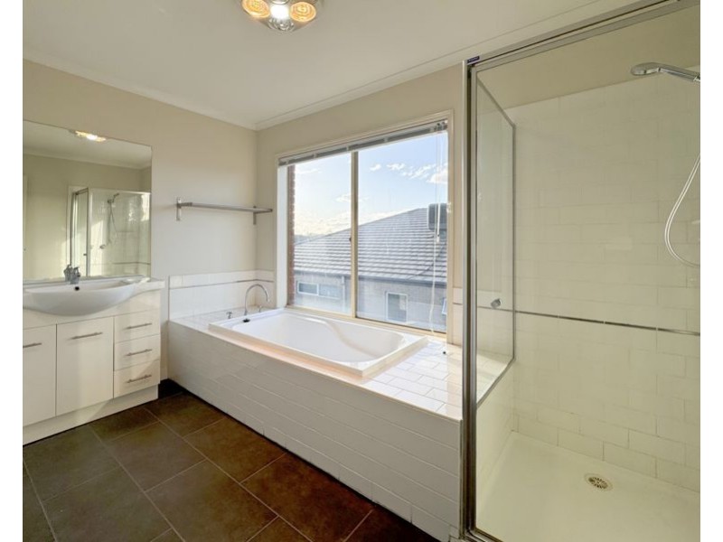 16 Banjo Paterson Circle, Point Cook VIC 3030