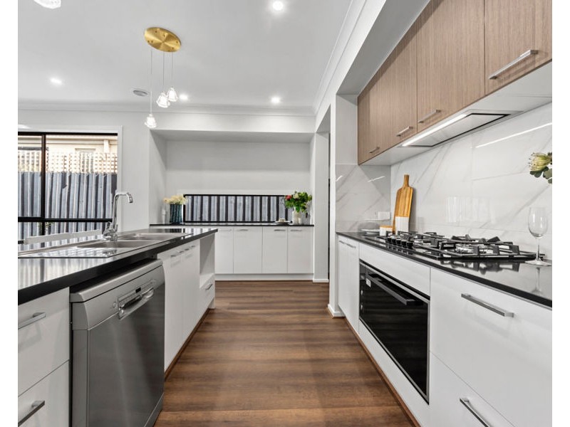 32 Wellard Road, Box Hill South VIC 3128