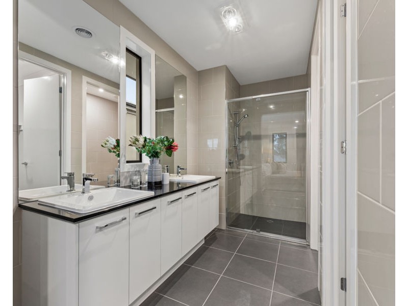 32 Wellard Road, Box Hill South VIC 3128