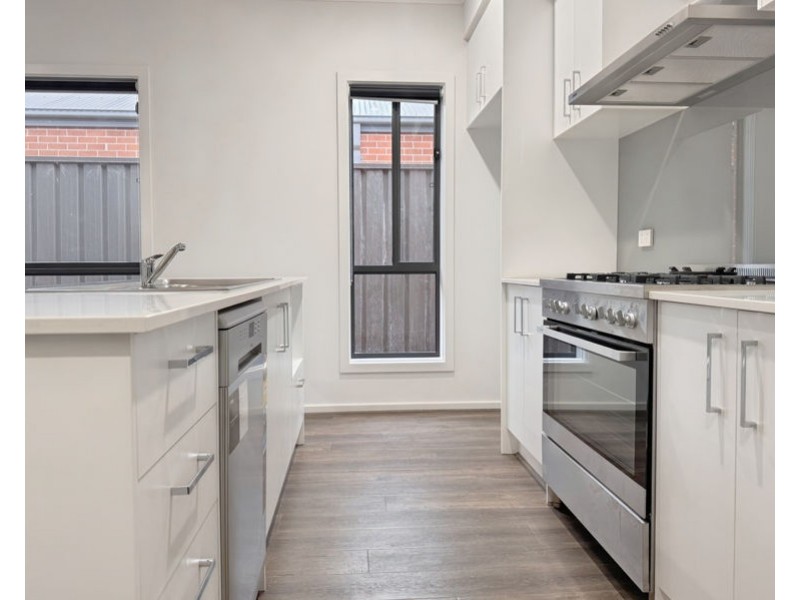 6 Celestial Circuit, Tarneit VIC 3029