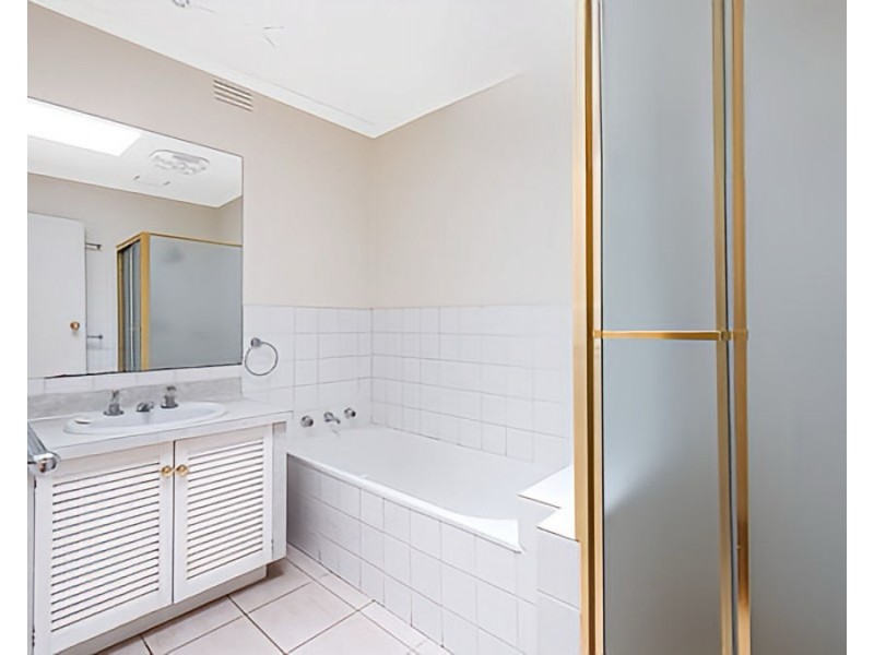 1 Ashton Road, Ferntree Gully VIC 3156