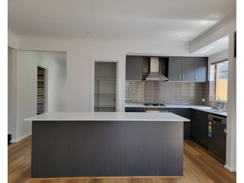 41 Allan Close, Pakenham VIC 3810