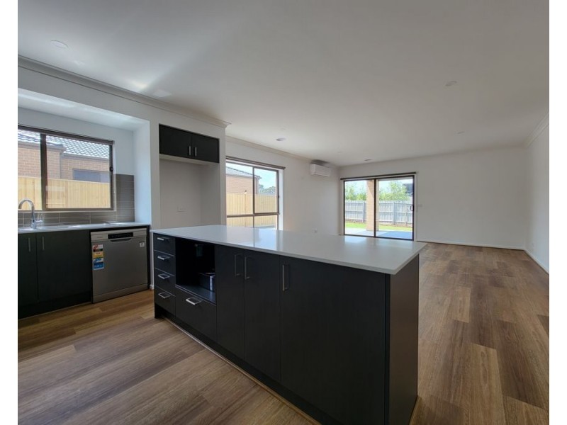 41 Allan Close, Pakenham VIC 3810