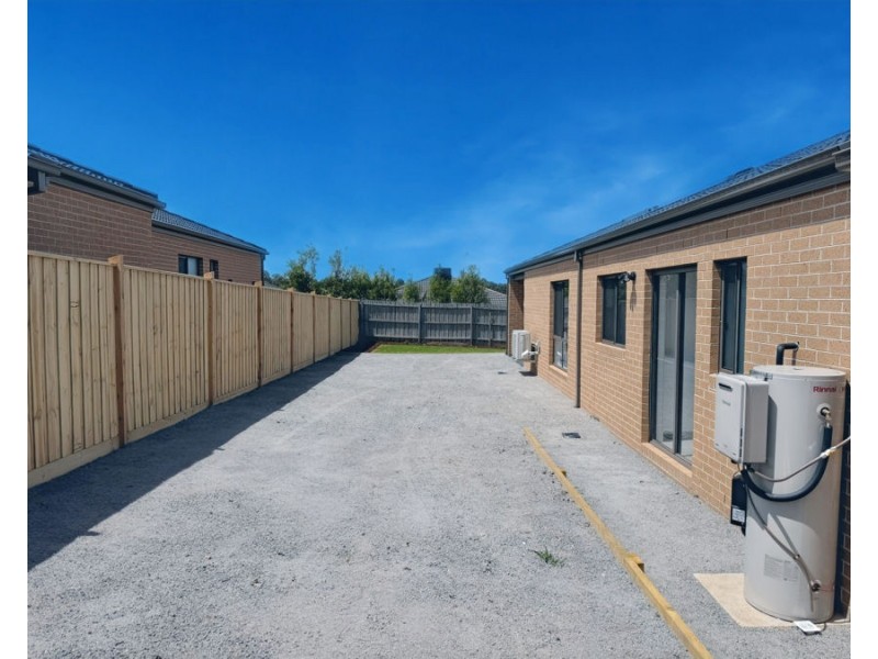 41 Allan Close, Pakenham VIC 3810