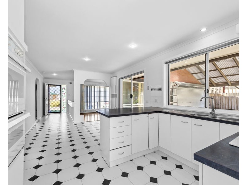 41 Trethowan Avenue, Melton West VIC 3337