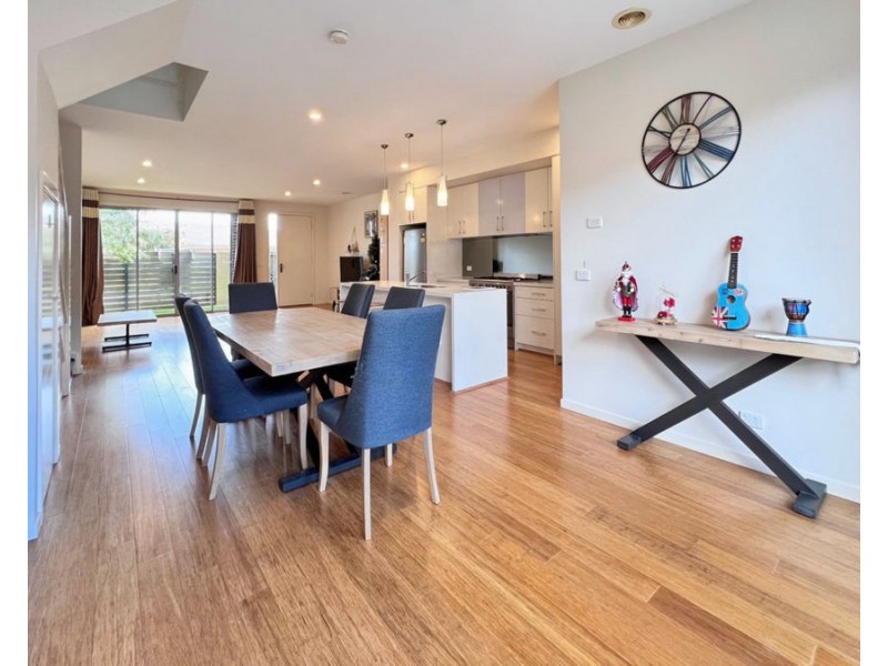 125 Bunjil Way, Knoxfield VIC 3180