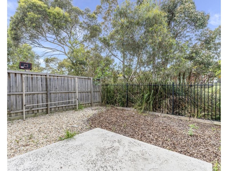 13 Spriggs Drive, Croydon VIC 3136