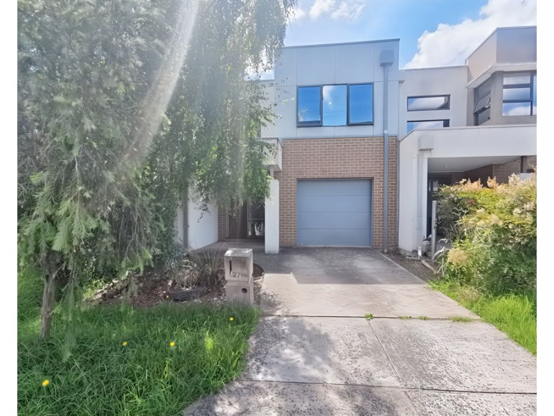 27 Spriggs Drive, Croydon VIC 3136