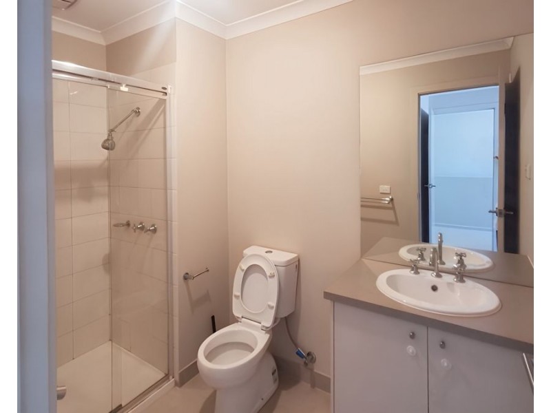 27 Spriggs Drive, Croydon VIC 3136