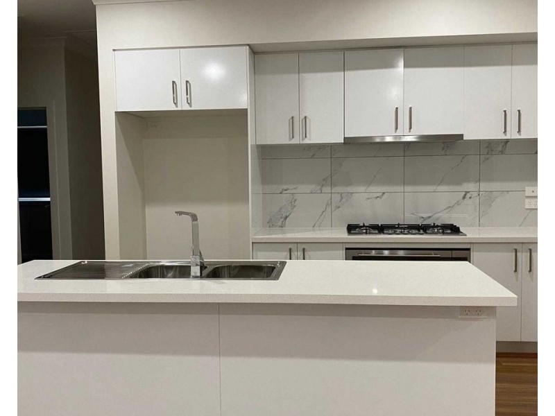 36 Hodgson Ave, Tarneit VIC 3029