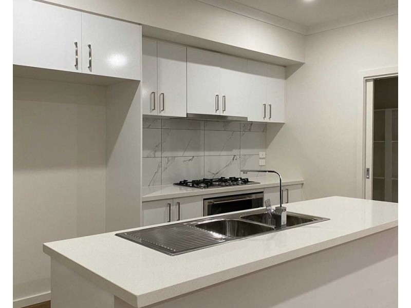 36 Hodgson Ave, Tarneit VIC 3029