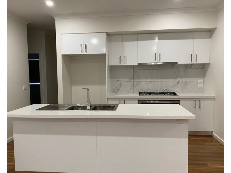 36 Hodgson Ave, Tarneit VIC 3029