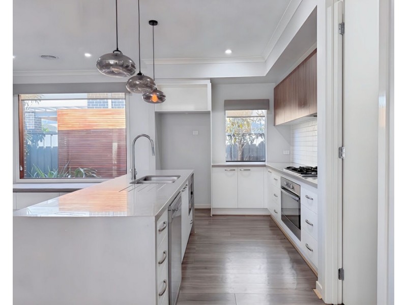 57 Whitfield Cres, Craigieburn VIC 3064