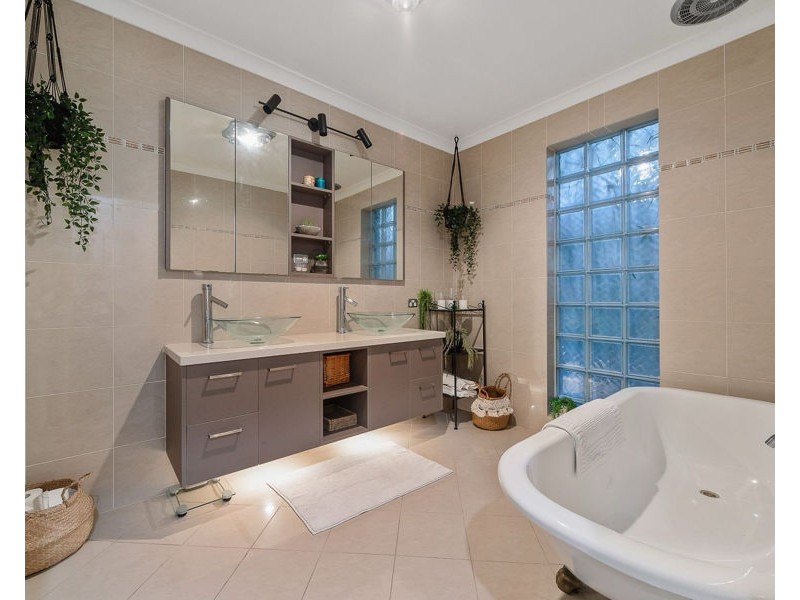 28 Plummer Avenue, Frankston South VIC 3199