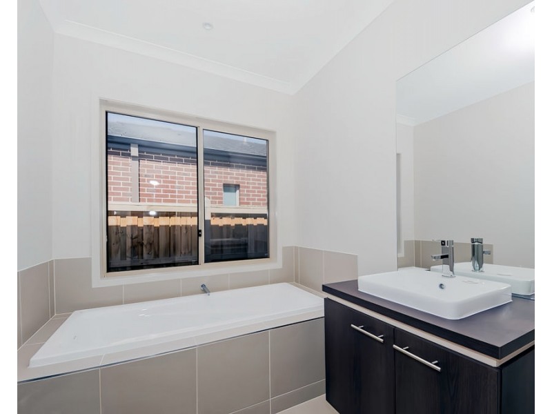 7 Yosemite Street, Point Cook VIC 3030