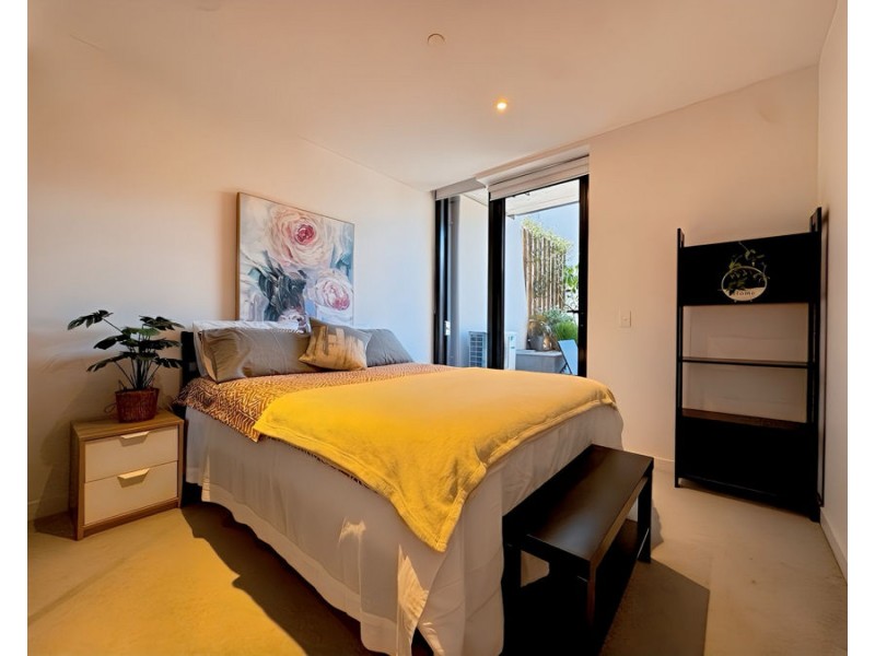 111/77 Queens Road, Melbourne VIC 3000
