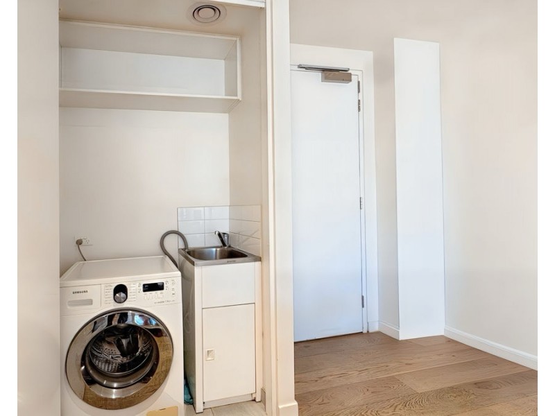 111/77 Queens Road, Melbourne VIC 3000