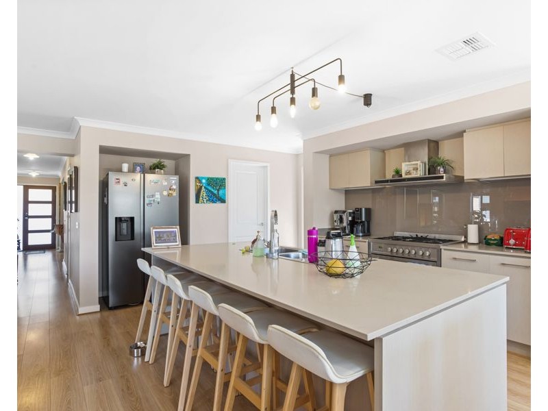 13 Hartwood Avenue, Williams Landing VIC 3027