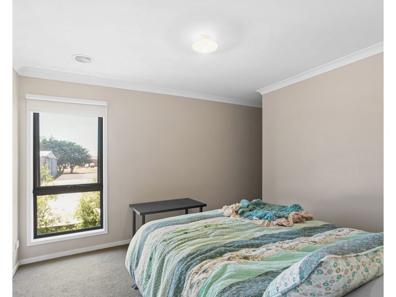 13 Hartwood Avenue, Williams Landing VIC 3027