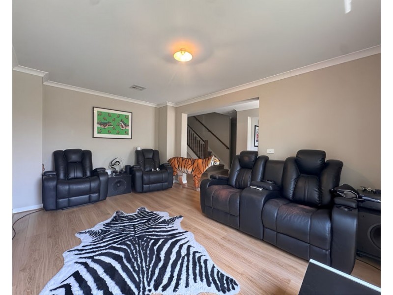 13 Hartwood Avenue, Williams Landing VIC 3027