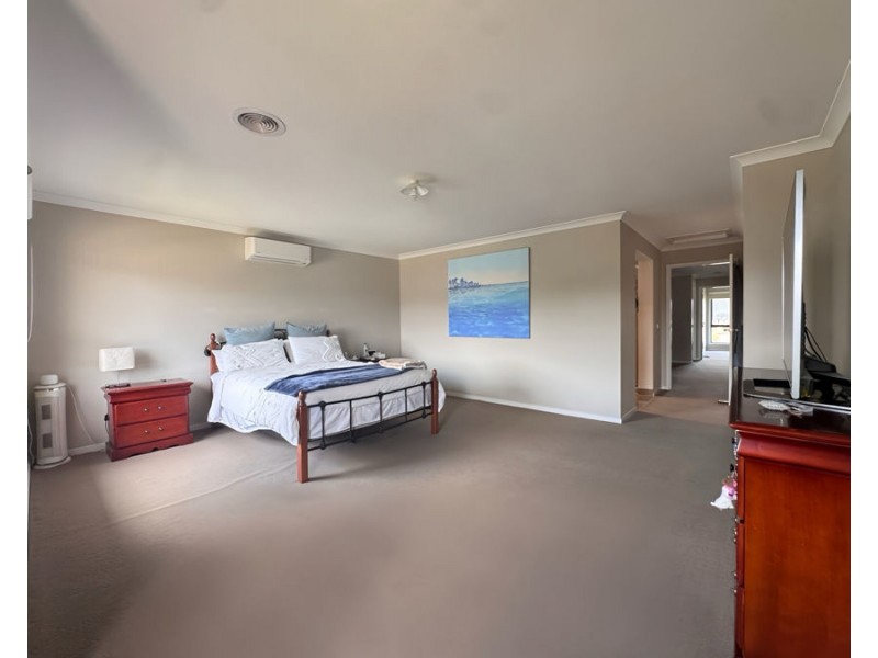 13 Hartwood Avenue, Williams Landing VIC 3027