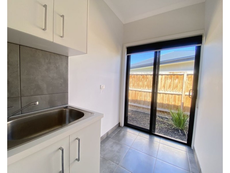 2 Rawson Circuit, Werribee VIC 3030