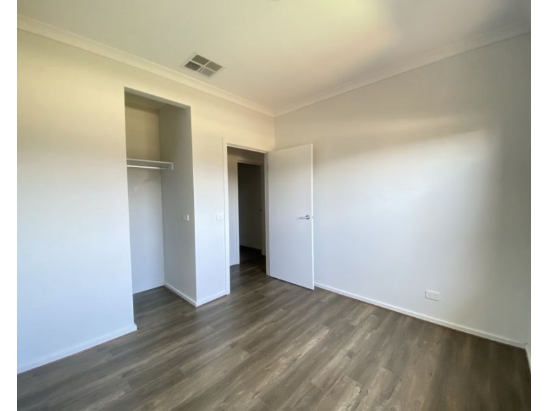 2 Rawson Circuit, Werribee VIC 3030