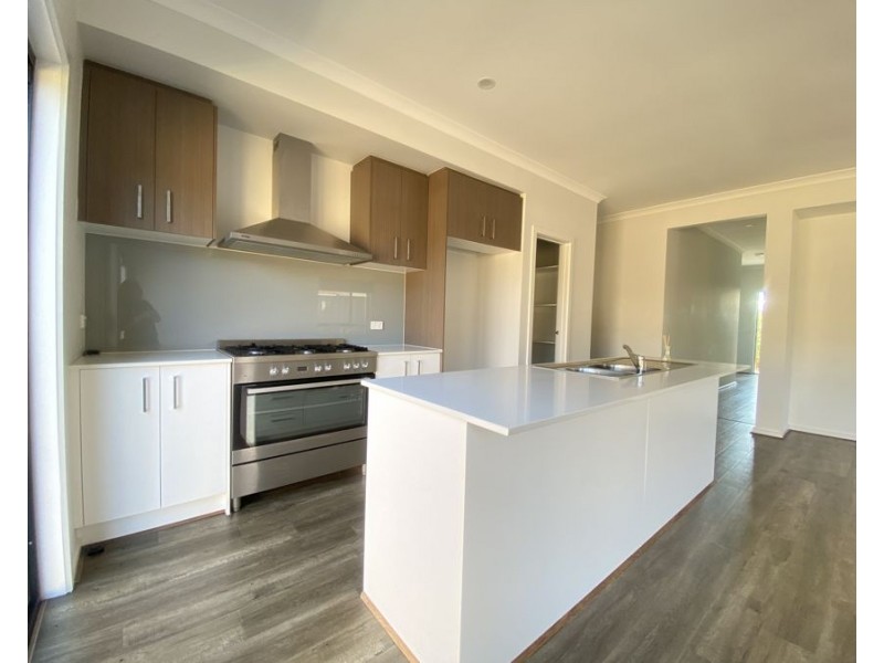 2 Rawson Circuit, Werribee VIC 3030