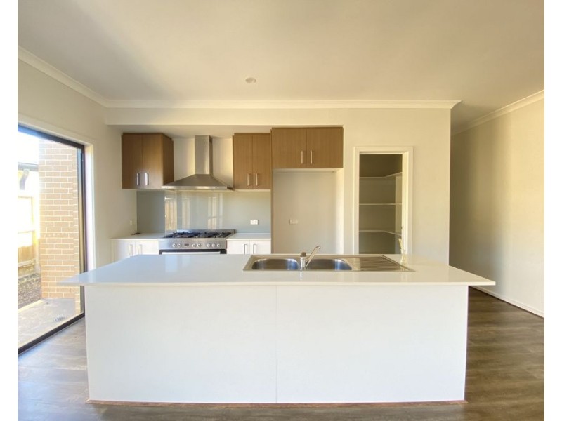 2 Rawson Circuit, Werribee VIC 3030