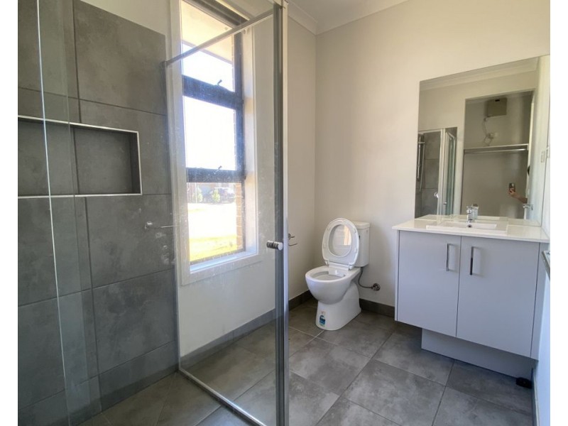 2 Rawson Circuit, Werribee VIC 3030