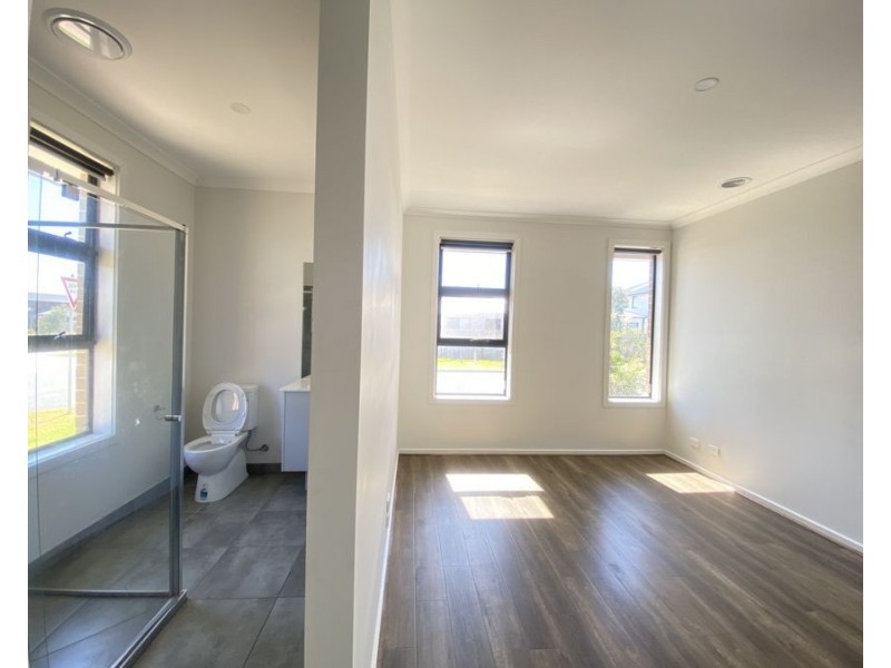 2 Rawson Circuit, Werribee VIC 3030