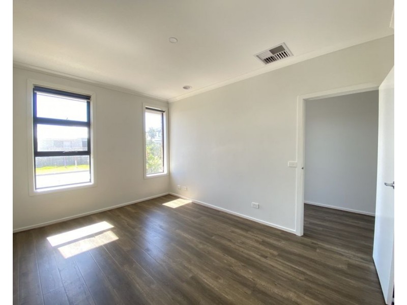 2 Rawson Circuit, Werribee VIC 3030